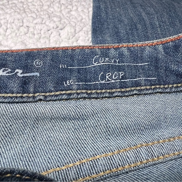 NWT Eddie Bauer crop denim jeans curvy size 2 - Picture 3 of 8
